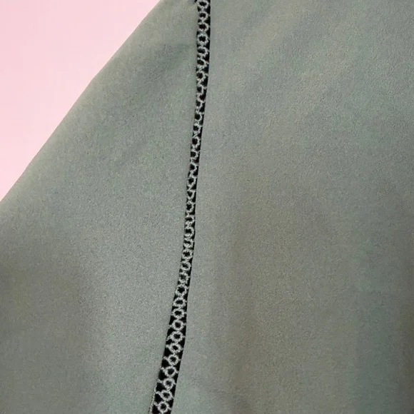 LOFT Sage Green Women's Blouse Plus size - Picture 3 of 4